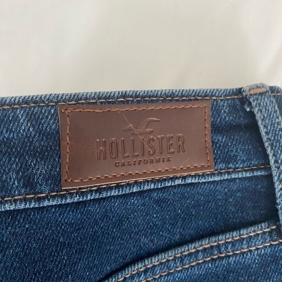 Hollister Ultra High Rise Mom Jean - Picture 5 of 5